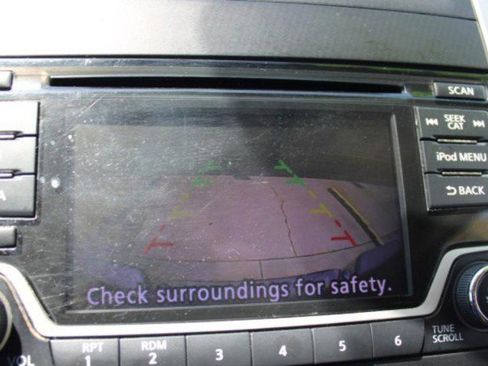 Used 2018 Nissan Frontier SV image 16