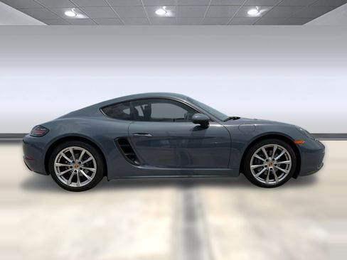 Used 2018 Porsche 718 Cayman RWD image 8