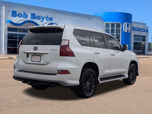 Used 2022 Lexus GX 460 Premium w/ Accessory Package AWD/4WD image 3