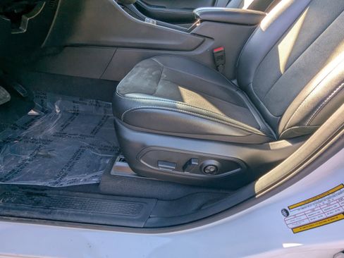 Used 2025 Jeep Grand Cherokee Altitude image 18