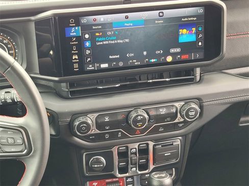 Used 2024 Jeep Wrangler Unlimited Rubicon image 14