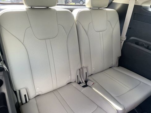 Certified 2022 Kia Sorento S w/ Panoramic Sunroof Package AWD/4WD image 28