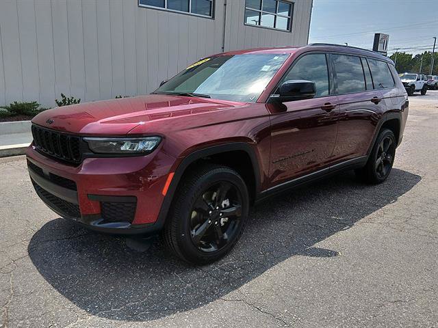 Used 2025 Jeep Grand Cherokee L Altitude RWD image 7