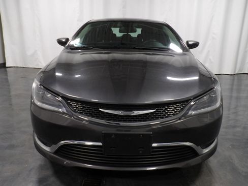Used 2016 Chrysler 200 Limited image 2