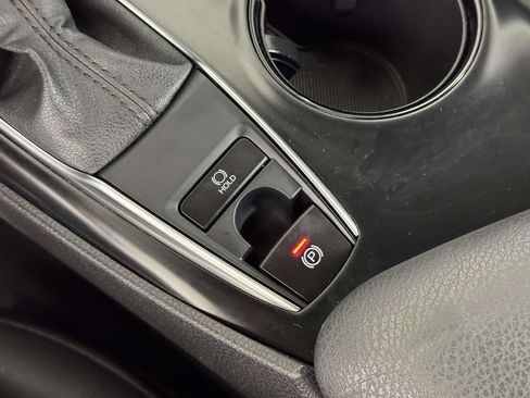 Used 2020 Toyota Camry SE AWD/4WD image 32