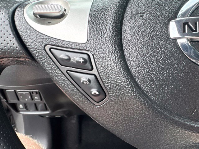 Used 2011 Nissan Juke S FWD image 22