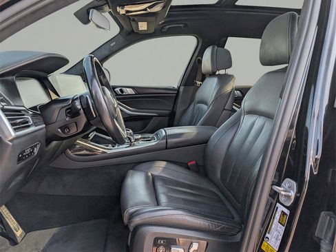 Used 2021 BMW X7 M50i w/ Executive Package image 18