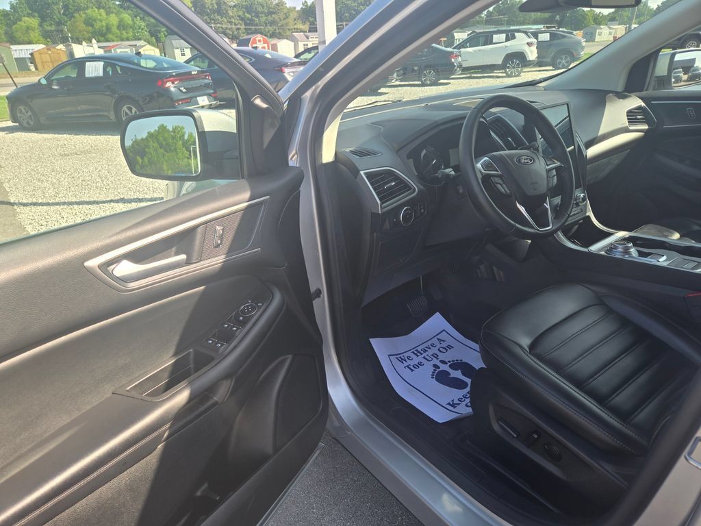 Used 2024 Ford Edge SEL w/ Convenience Package AWD/4WD image 6