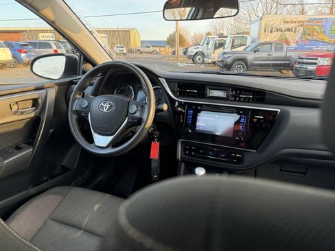 Used 2017 Toyota Corolla L image 13