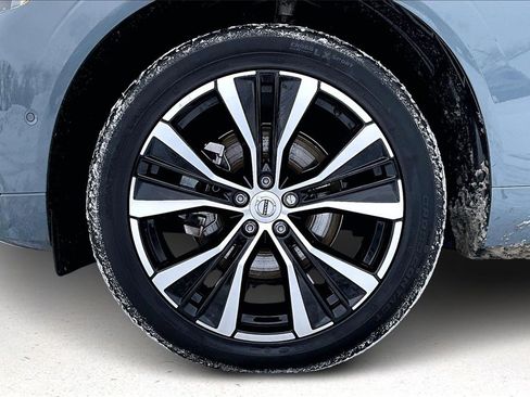Used 2023 Volvo XC60 B5 Plus w/ Protection Package Premier image 33