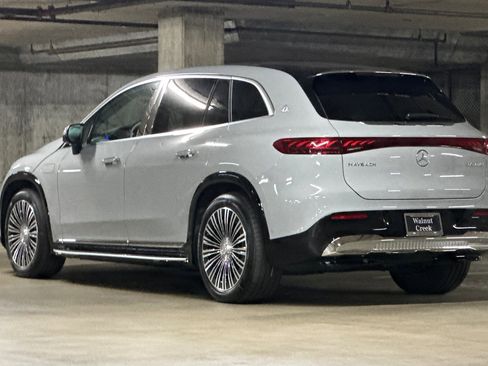 New 2025 Mercedes-Benz Maybach EQS 680 4MATIC image 3