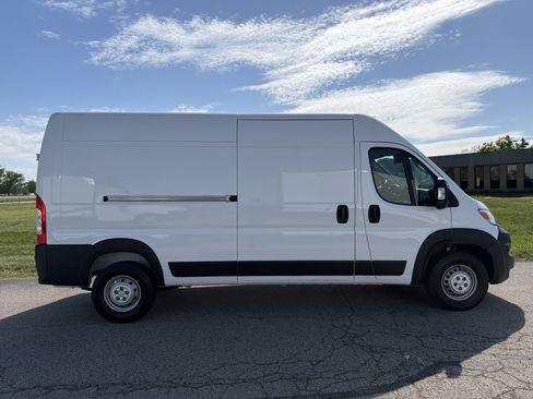 Used 2023 RAM ProMaster 2500 FWD image 8
