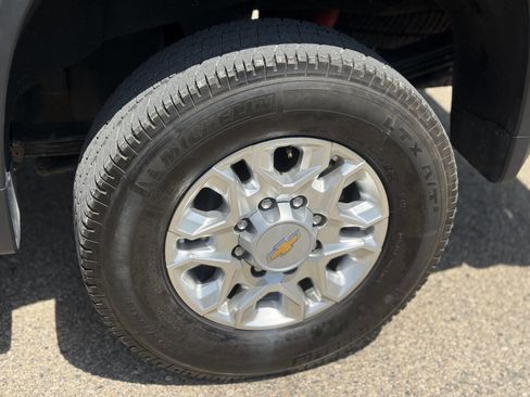 Used 2024 Chevrolet Silverado 2500 LTZ w/ LTZ Plus Package AWD/4WD image 9