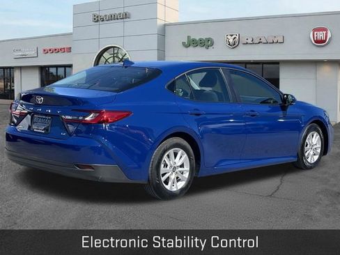 Used 2025 Toyota Camry LE w/ Convenience Package FWD image 7