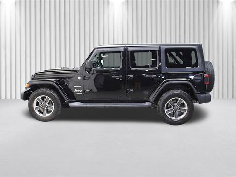 Certified 2018 Jeep Wrangler Unlimited Sahara w/ Dual Top Group image 7