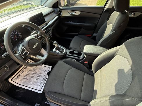 Used 2023 Kia Forte LXS FWD image 9
