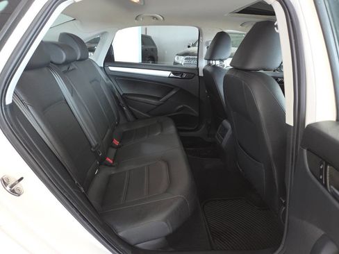 Used 2012 Volkswagen Passat 2.5 SE FWD image 25