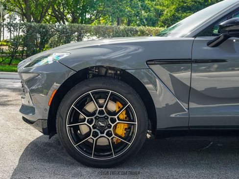 Used 2021 Aston Martin DBX AWD/4WD image 4