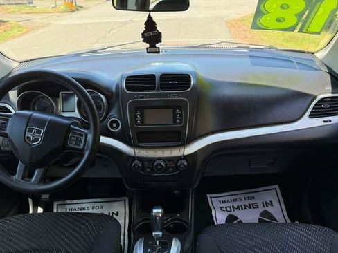 Used 2018 Dodge Journey SE FWD image 6