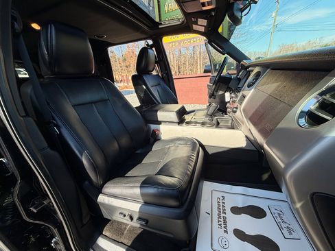 Used 2017 Ford Expedition EL XLT w/ Equipment Group 202A image 19