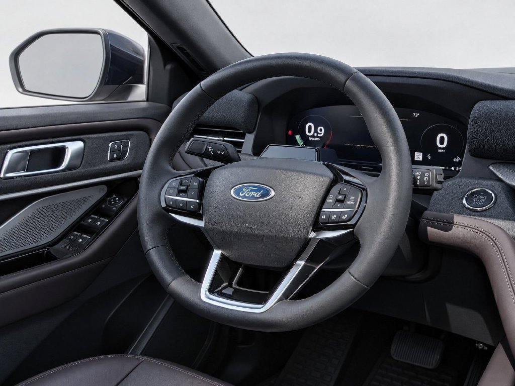 Used 2025 Ford Explorer Platinum RWD image 24
