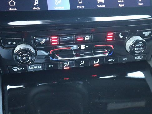 New 2025 Jeep Grand Cherokee L Limited AWD/4WD image 8