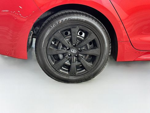 Used 2021 Toyota Corolla LE FWD image 11