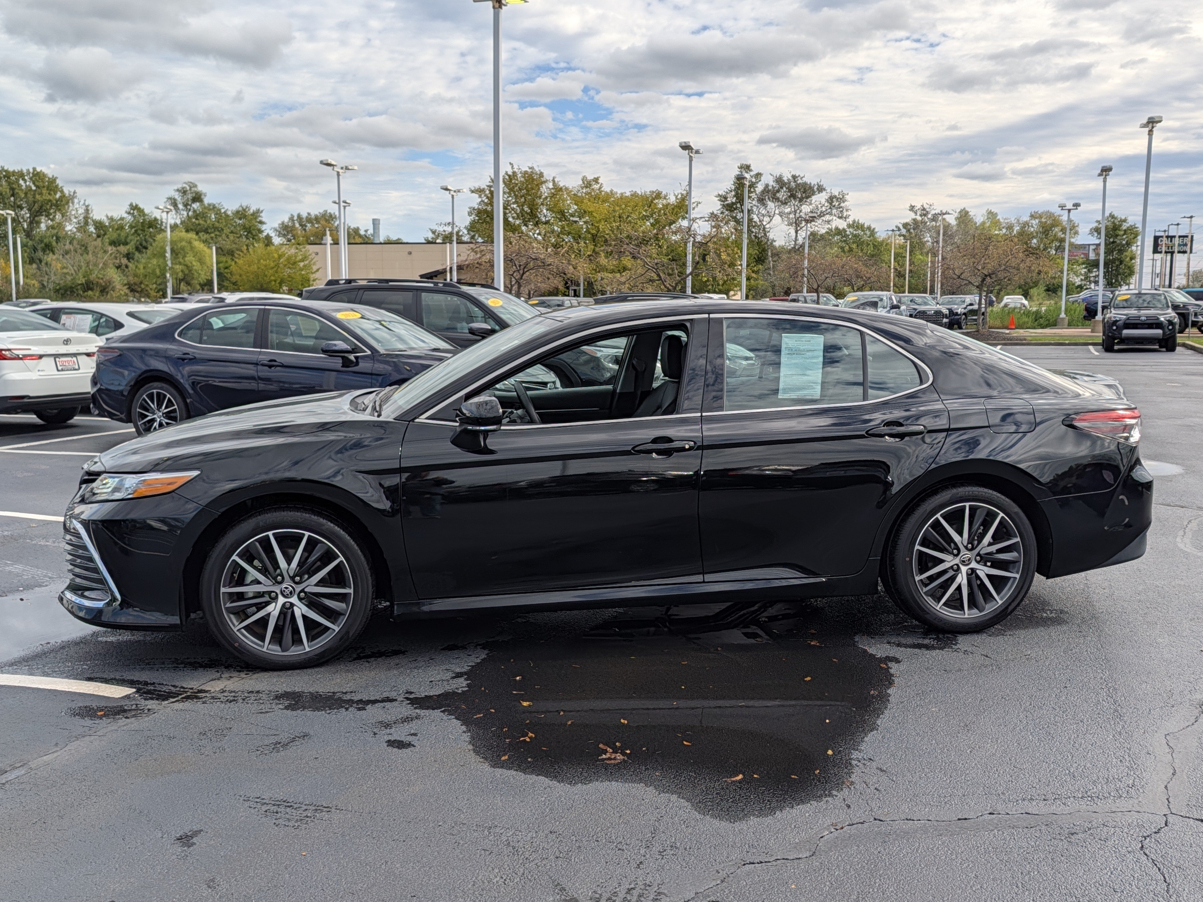 Certified 2022 Toyota Camry XLE w/ Cold Weather Package FWD image 5
