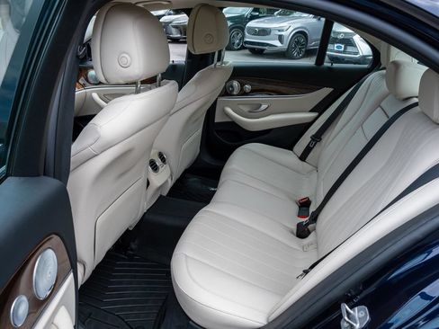Used 2017 Mercedes-Benz E 300 4MATIC image 27