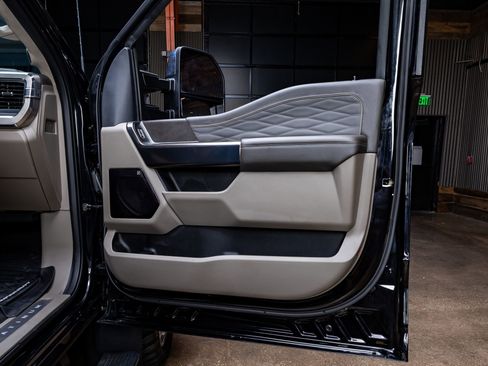 Used 2025 Ford F450 Platinum w/ Platinum Plus Package image 35