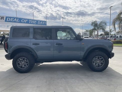 New 2025 Ford Bronco Badlands image 6