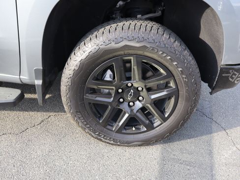 Used 2025 Chevrolet Silverado 1500 LT Trail Boss w/ Convenience Package II image 38