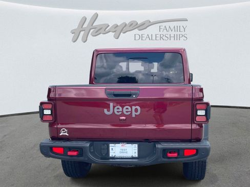 Used 2021 Jeep Gladiator Rubicon w/ Cold Weather Group AWD/4WD image 4