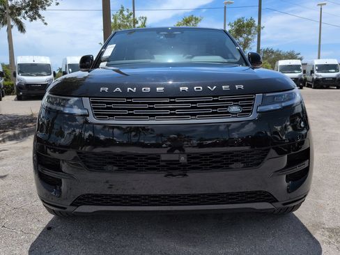 Used 2025 Land Rover Range Rover Sport SE AWD/4WD image 3