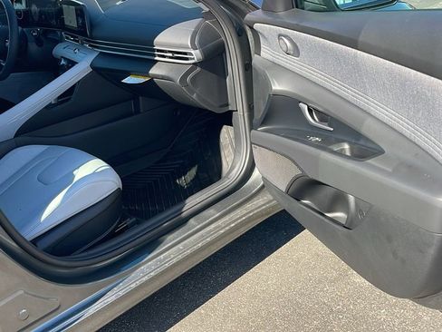 New 2026 Hyundai Elantra Limited image 31