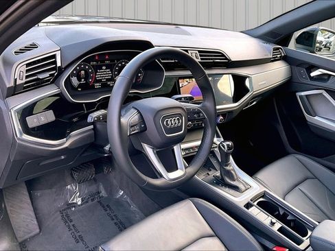 Used 2025 Audi Q3 2.0T Premium w/ Convenience Package AWD/4WD image 17
