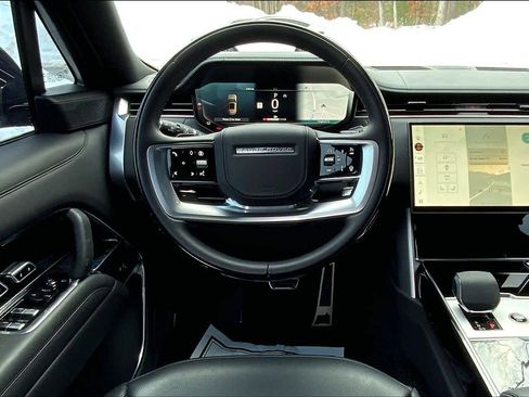 Used 2025 Land Rover Range Rover Autobiography image 6