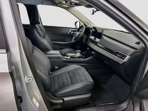 Used 2025 Mitsubishi Outlander SE AWD/4WD image 33