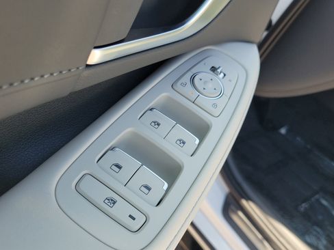 New 2025 Hyundai Sonata Limited image 19