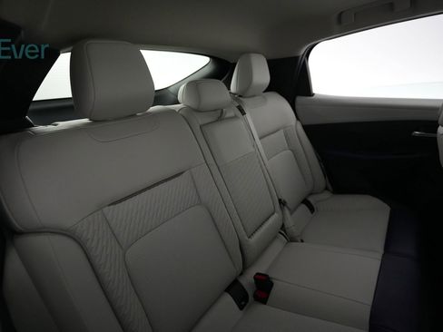 Used 2026 Nissan Leaf Platinum+ w/ Floor Mat Package (Platinum+) FWD image 5