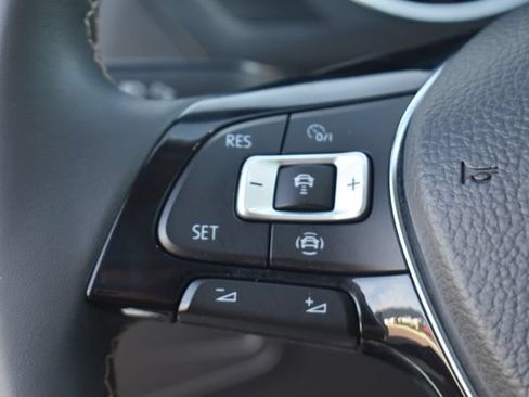 Used 2021 Volkswagen Tiguan SE FWD image 28