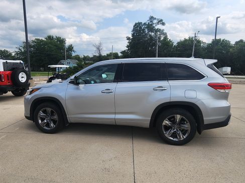 Used 2019 Toyota Highlander Limited Platinum AWD/4WD image 7