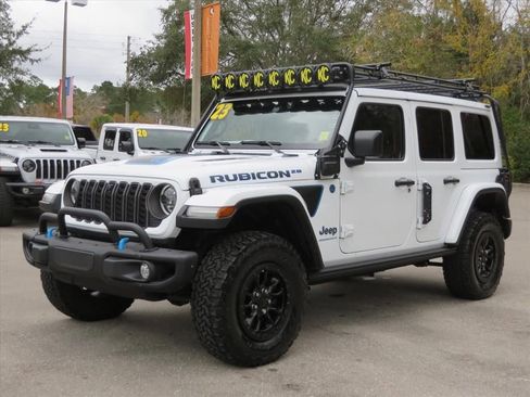 Used 2023 Jeep Wrangler Unlimited Rubicon 4xe image 3