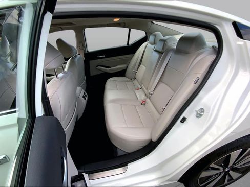 Used 2022 Nissan Altima 2.5 SL AWD/4WD image 21