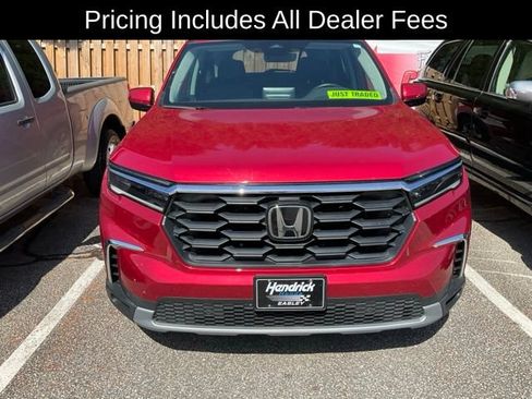 Used 2025 Honda Pilot EX-L image 2