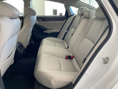 Used 2018 Honda Accord EX image 13
