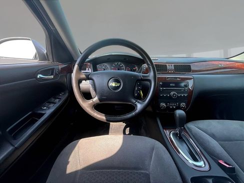 Used 2011 Chevrolet Impala LT FWD image 8