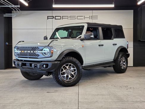 Used 2022 Ford Bronco Badlands AWD/4WD image 1