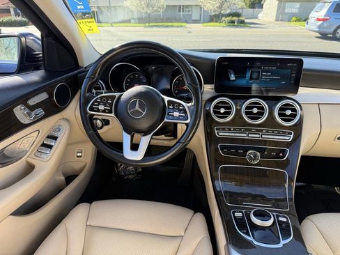 Used 2019 Mercedes-Benz C 300 Sedan image 11