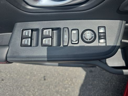 Used 2025 Honda Pilot Black Edition image 28